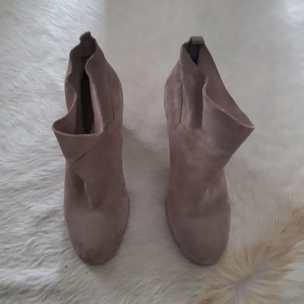 Crown Vintage Women's Booties Size 8M Brown Suede Darcie Slouch High Ankle Boots